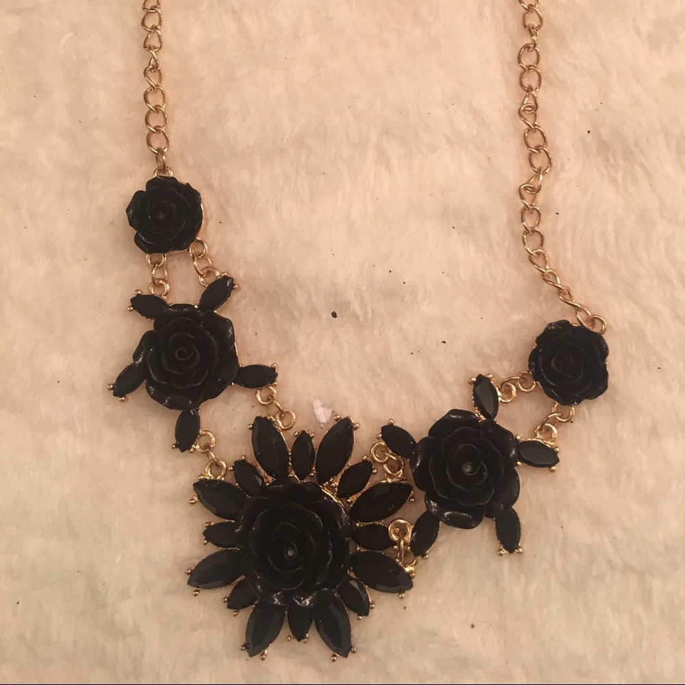 Black flower necklace set